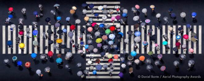 عبور از چتر توسط دانیل بونته | برگزیده عکاسی هوایی 2020